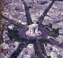 پیشنهادی به مسئولان یزدی سفر کرده به فرانسه!/ سری هم به مقبره سرباز «گمنام»میدان شارل دوگل پاریس بزنید
