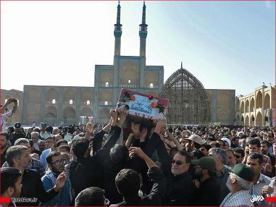 روایت تصویری از تشییع و تدفین شهید گمنام در یزد