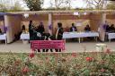 بازارچه دانشجویی خیریه امام رضا(ع) در حمایت از کودکان سرطانی در یزد به روایت تصویر