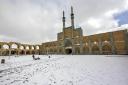 کمک به آزادی زندانیان یزدی به شکرانه بارش برف