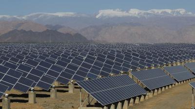 کاهش ناترازی عرضه و تقاضای برق در یزد/۲۳۰ مگاوات به ظرفیت تولید نیروگاه‌ خورشیدی استان اضافه می‌شود