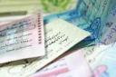مأمور پلیس فرودگاه یزد کیف حاوی چک‌های میلیاردی را به صاحبش بازگرداند