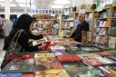نمایشگاه کتاب یزد با 3 هزار عنوان در حال برگزاری است