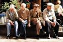سالمندی یک سوم جامعه در سه دهه آینده/ با روند جمعیتی فعلی چه کسی نیازهای نظام اجتماعی را تامین می‌کند؟