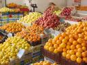 بیش از ۱۰۰۰ تن میوه تنظیم بازار شب عید در یزد توزیع می‌شود