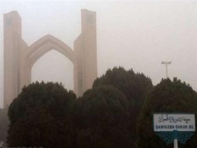 استان یزد ایستاده در غبار/ محیط زیست از اعلام روزهای آلوده یزد خودداری کرد