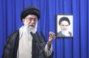 امام خامنه‌ای در خط مقدم دفاع از حقوق مردم در برابر دیکتاتوری اشراف