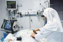 فعالیت حدود ۷ هزار پزشک و پرستار در استان/ یزد با کمبود 1300 پرستار مواجه هست